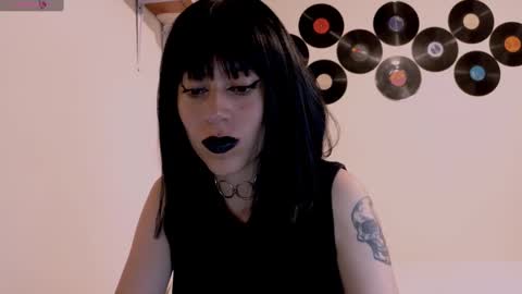 Snapshot of tryp666 chatting on October 7, 1:56 am Cait online show from October 7, 1:56 am