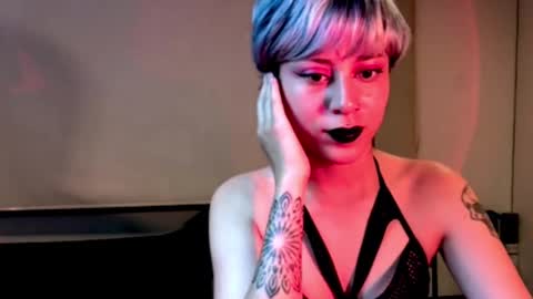 Snapshot of tryp666 chatting on February 5, 12:53 am Cait online show from February 5, 12:53 am