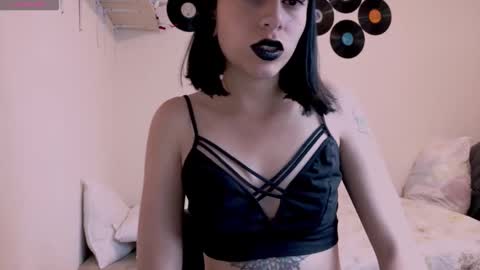 Snapshot of tryp666 chatting on October 16, 6:46 am Cait online show from October 16, 6:46 am