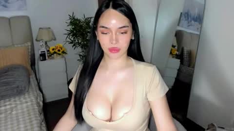 Graciella online show from April 13, 9:02 am