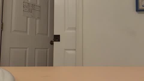 tux_97 online show from November 8, 8:39 am