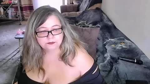 Lana online show from April 15, 8:50 am