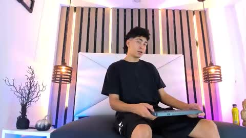 Snapshot of twink_bunny chatting on October 23, 12:50 pm samu online show from October 23, 12:50 pm