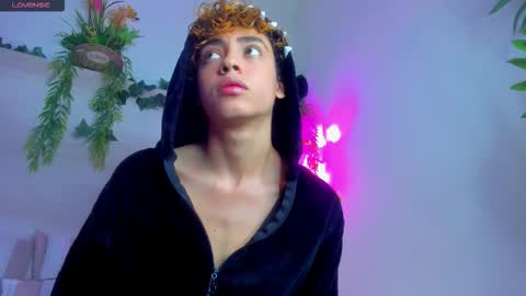 twinkk_guyy online show from November 23, 2:09 am