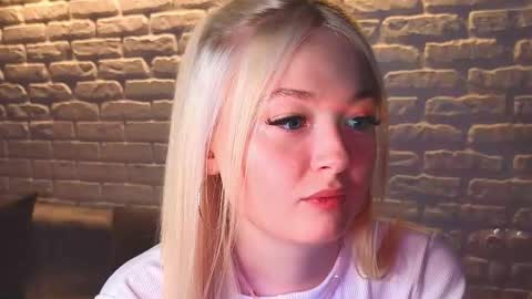 twinklefluff online show from March 5, 4:34 am