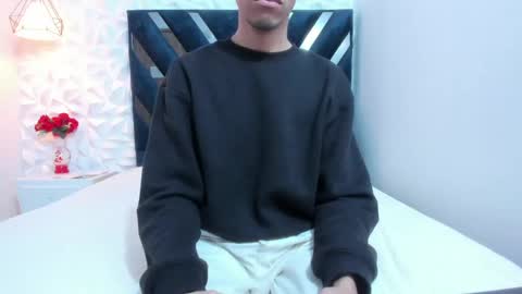 twinks08 online show from February 5, 10:55 pm