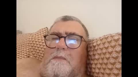 twohats2810 online show from December 19, 7:53 pm