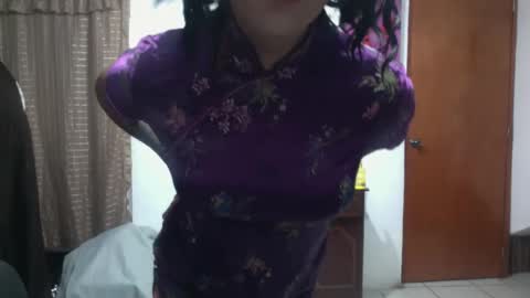 Snapshot of txina chatting on December 27, 7:29 am Xina Lane online show from December 27, 7:29 am