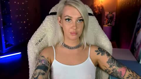 Miley online show from March 22, 2:43 pm