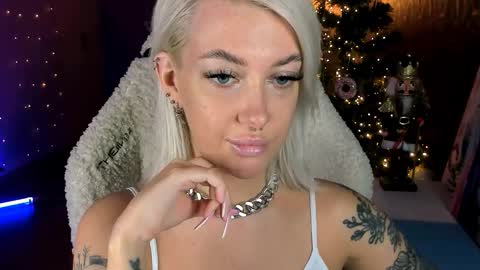 Miley online show from January 12, 12:01 pm