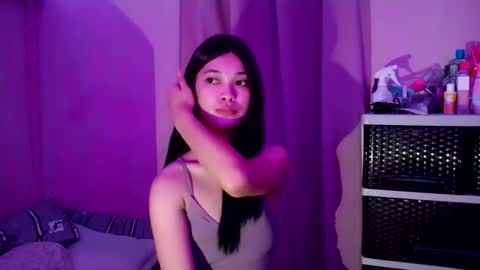 Snapshot of tyladine chatting on October 5, 8:23 am tyladine online show from October 5, 8:23 am