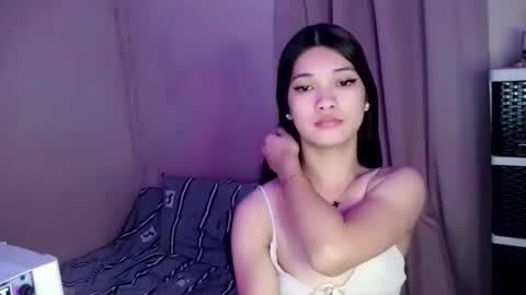 Snapshot of tyladine chatting on October 10, 10:32 am tyladine online show from October 10, 10:32 am