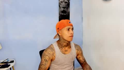 tyler_bell_ online show from May 12, 10:35 am