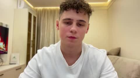 tyler_garrner online show from November 14, 6:21 pm