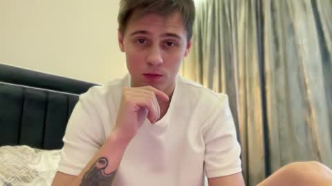 tyler_garrner online show from November 1, 1:32 pm