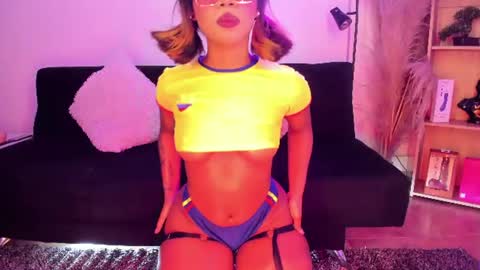 tylla__ online show from August 8, 3:49 am