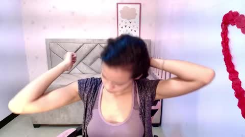 TYNA  online show from February 26, 7:32 pm