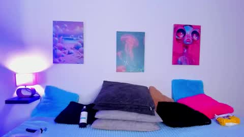 tyra   online show from December 3, 3:07 am