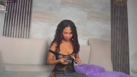 tyra_pettite online show from June 21, 10:49 pm