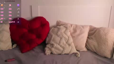 Snapshot of una_medisson chatting on February 17, 11:23 am Una  online show from February 17, 11:23 am
