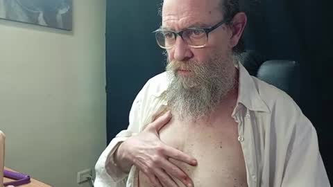 Uncle Hottie online show from April 2, 5:31 pm