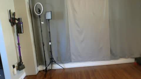 Buzz Bigcock online show from April 20, 7:50 pm