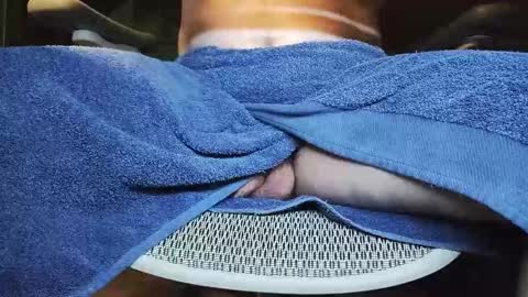 Under the desk online show from November 8, 9:51 pm