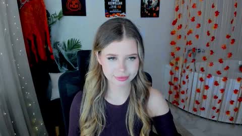 Snapshot of unforgettablalice chatting on October 11, 11:37 am Alice online show from October 11, 11:37 am