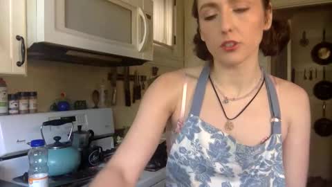 Lola Moonstone online show from November 12, 5:48 pm