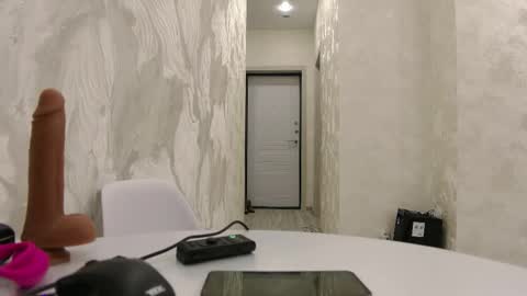 uninvited_raccoon online show from March 15, 11:08 pm