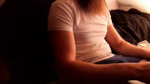 Snapshot of unknownbeard89 chatting on February 21, 10:17 am unknownbeard89 online show from February 21, 10:17 am