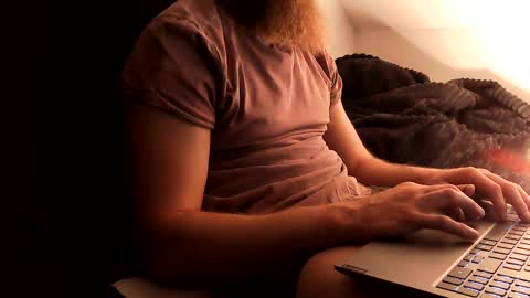 Snapshot of unknownbeard89 chatting on February 12, 1:37 pm unknownbeard89 online show from February 12, 1:37 pm