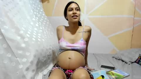 Snapshot of unlimited_destruction69 chatting on October 29, 11:38 pm sofia and alex online show from October 29, 11:38 pm