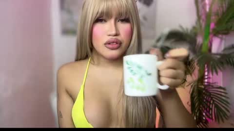 ur_bombshellpatty online show from May 1, 9:31 pm