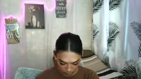 ur_dazzlingmorenaxx online show from May 14, 3:27 am