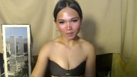 ur_miss_xoxo online show from August 4, 2:57 pm