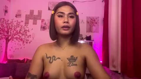 HelloIm  Girly online show from April 16, 3:17 am