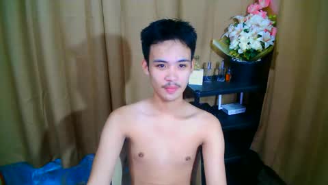 urasiancumboix2 online show from October 12, 8:32 pm