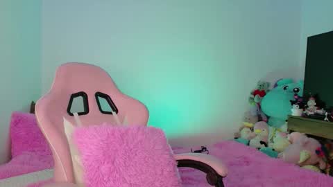 Danielle  online show from November 21, 8:12 am