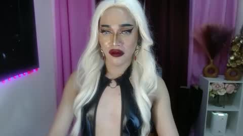 KENDALL online show from October 11, 4:43 pm