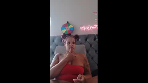 urfaveriri online show from October 8, 5:19 pm