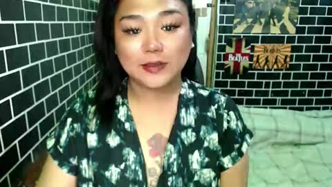 Snapshot of urgirl_dimple chatting on October 1, 9:35 pm Dimple online show from October 1, 9:35 pm