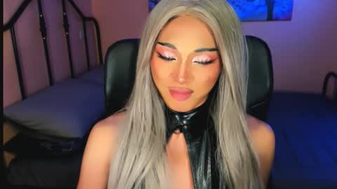 My bella 3 online show from December 16, 8:42 am