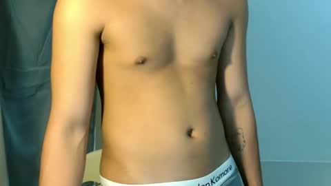 urhot_jeremyxx online show from March 3, 5:42 pm