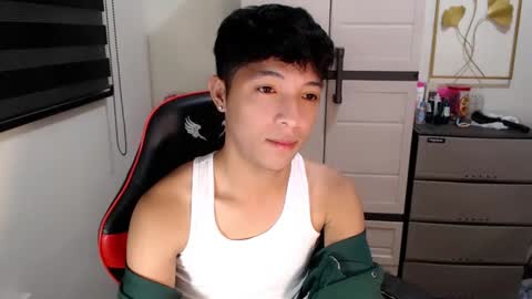 Ethan online show from May 15, 11:34 pm