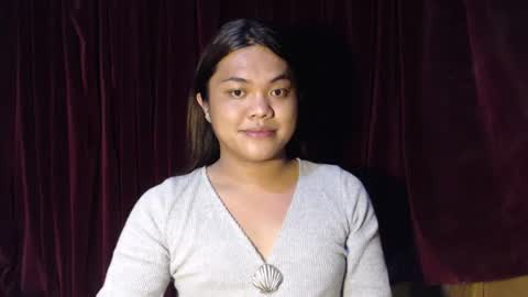 urhottie_bella online show from February 3, 9:46 am