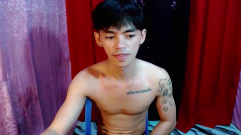 urhunky_boy online show from May 22, 4:36 pm