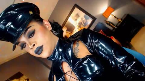 UrMajestyTyra online show from November 12, 3:20 am