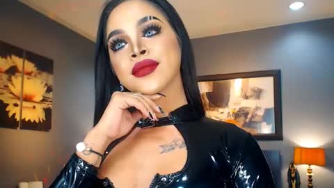 UrMajestyTyra online show from March 5, 1:10 am