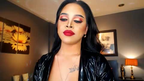 UrMajestyTyra online show from November 14, 3:42 am